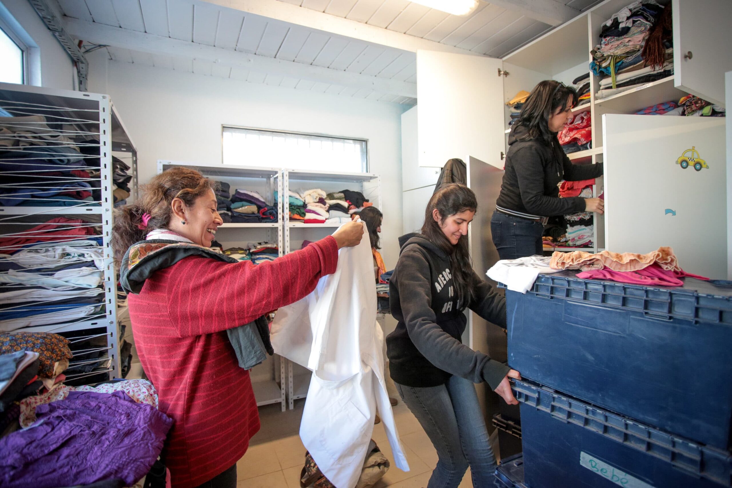 Cómo preparar la ropa en casa antes de donar